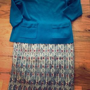 3/4 sleeve Turquiose sweater and pencil skirt.